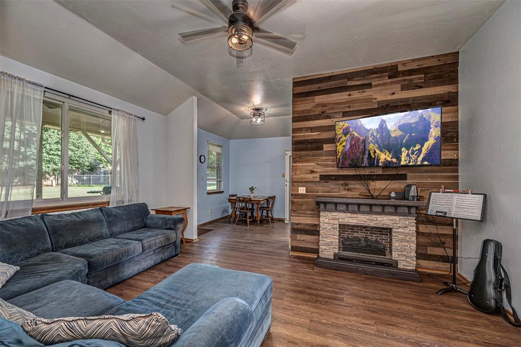 912 S Boynton Avenue