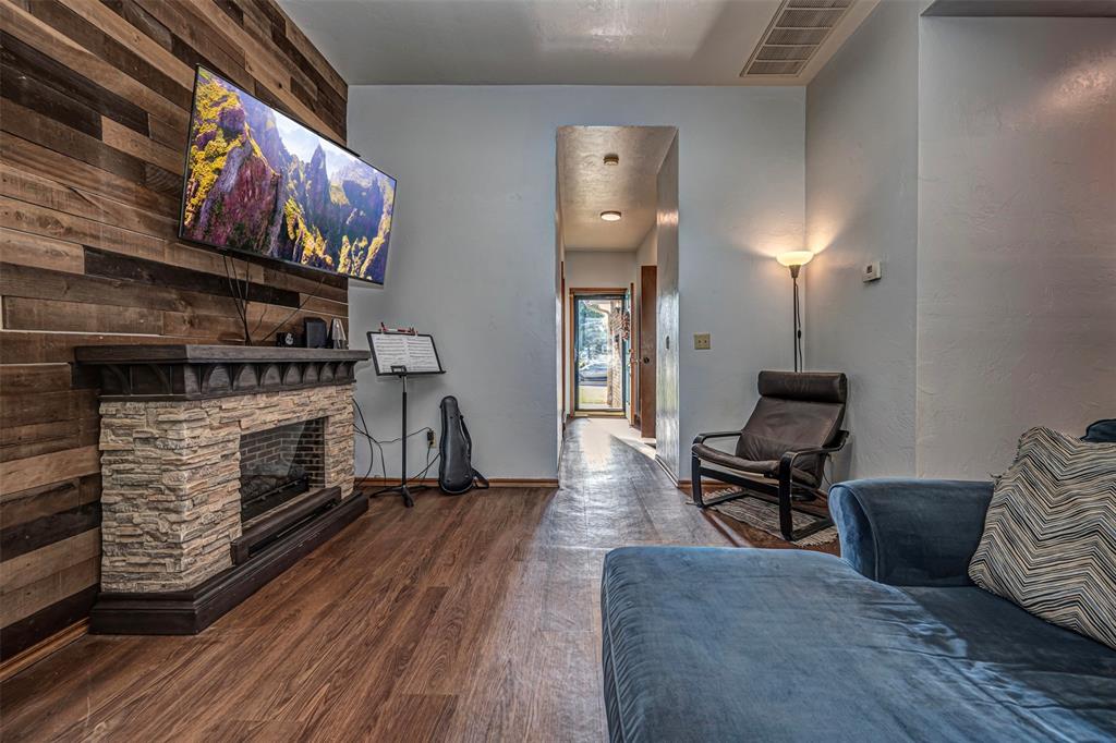 912 S Boynton Avenue