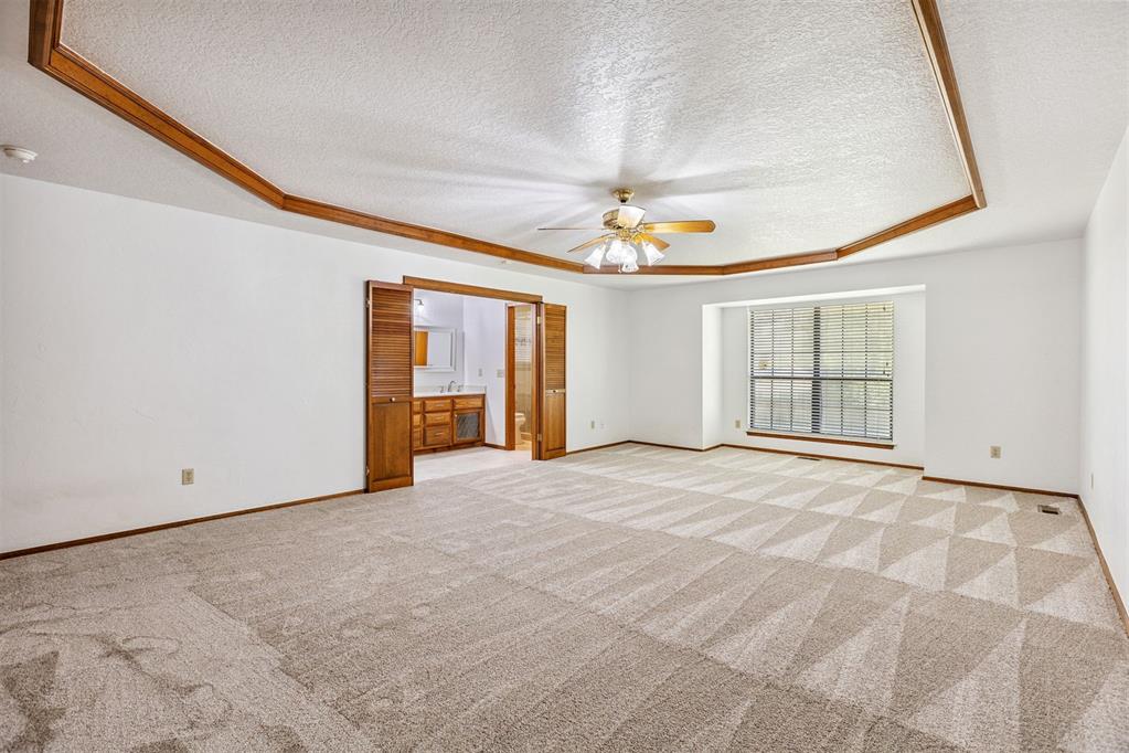 916 Fox Hill Drive