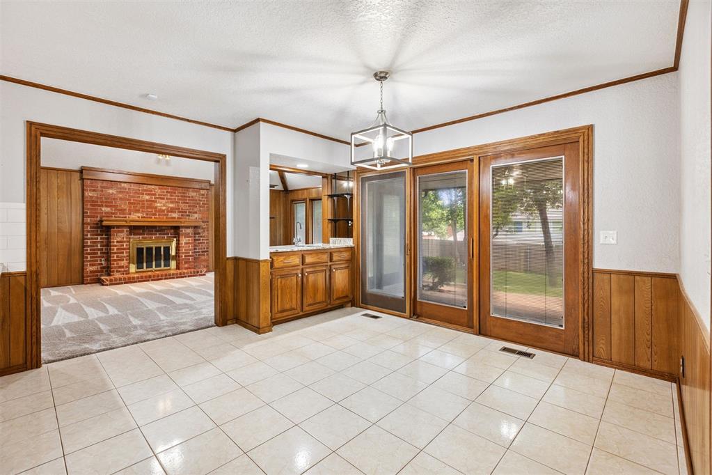 916 Fox Hill Drive