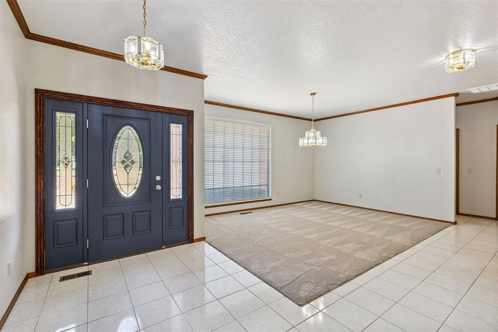 916 Fox Hill Drive
