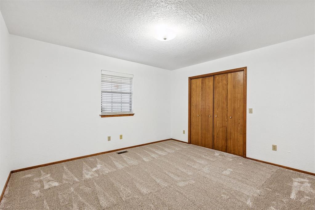 916 Fox Hill Drive