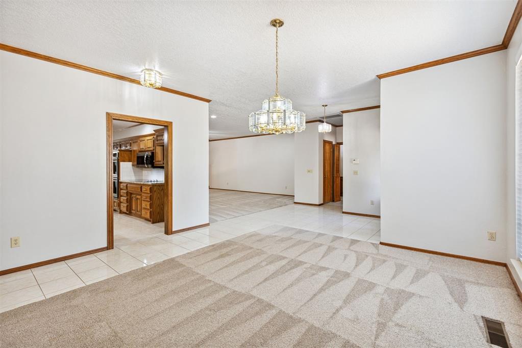 916 Fox Hill Drive