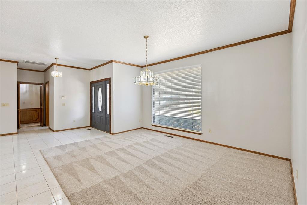 916 Fox Hill Drive