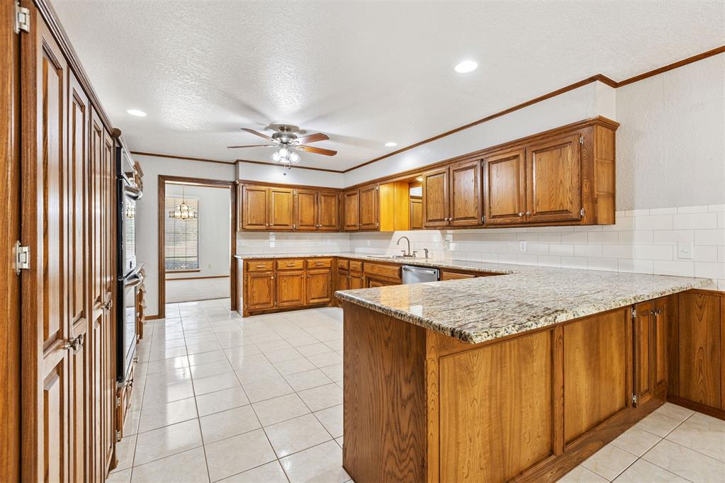 916 Fox Hill Drive