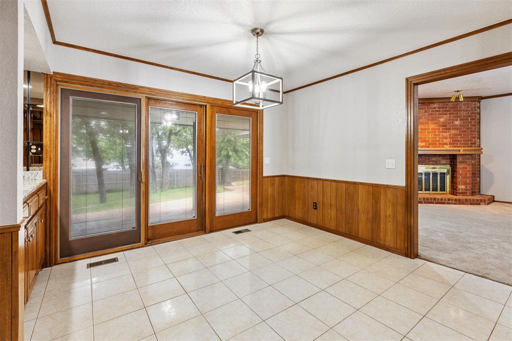 916 Fox Hill Drive