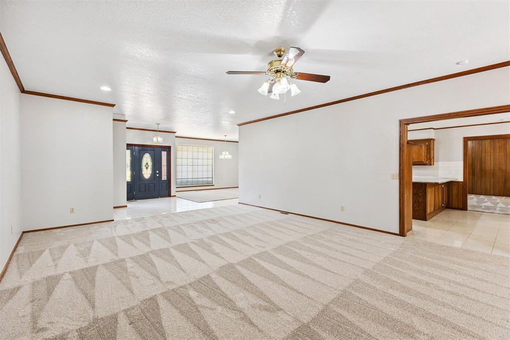916 Fox Hill Drive