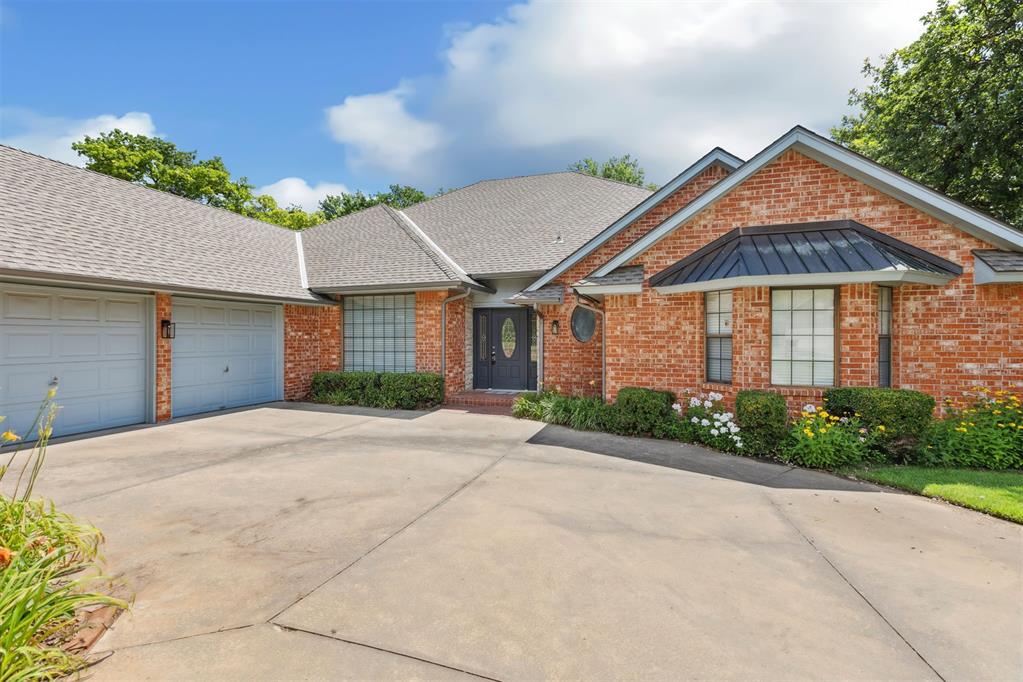 916 Fox Hill Drive