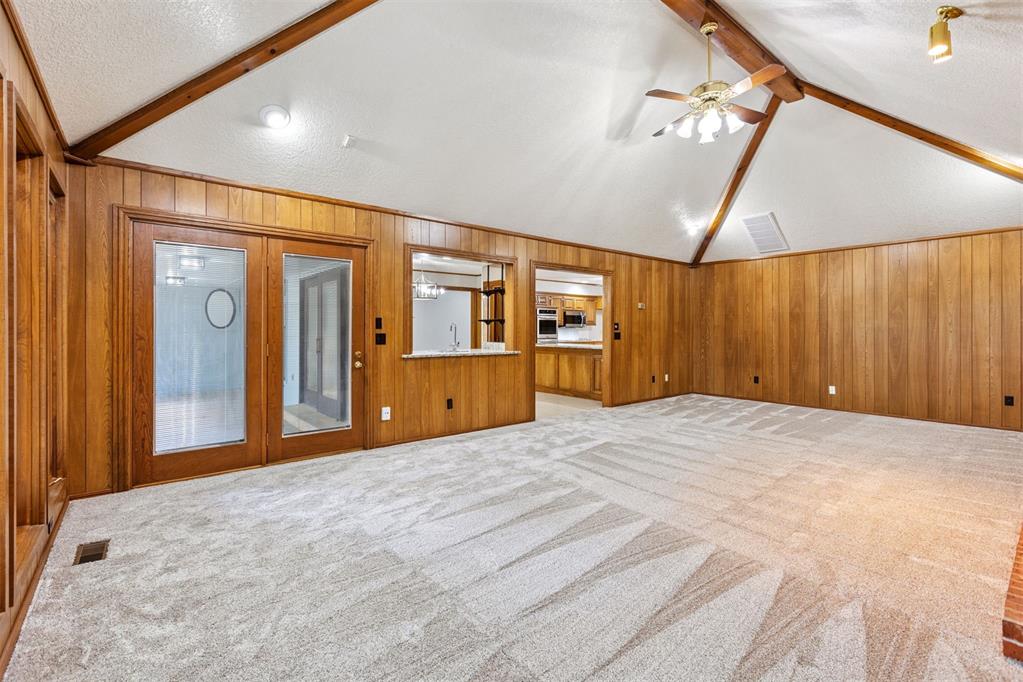 916 Fox Hill Drive
