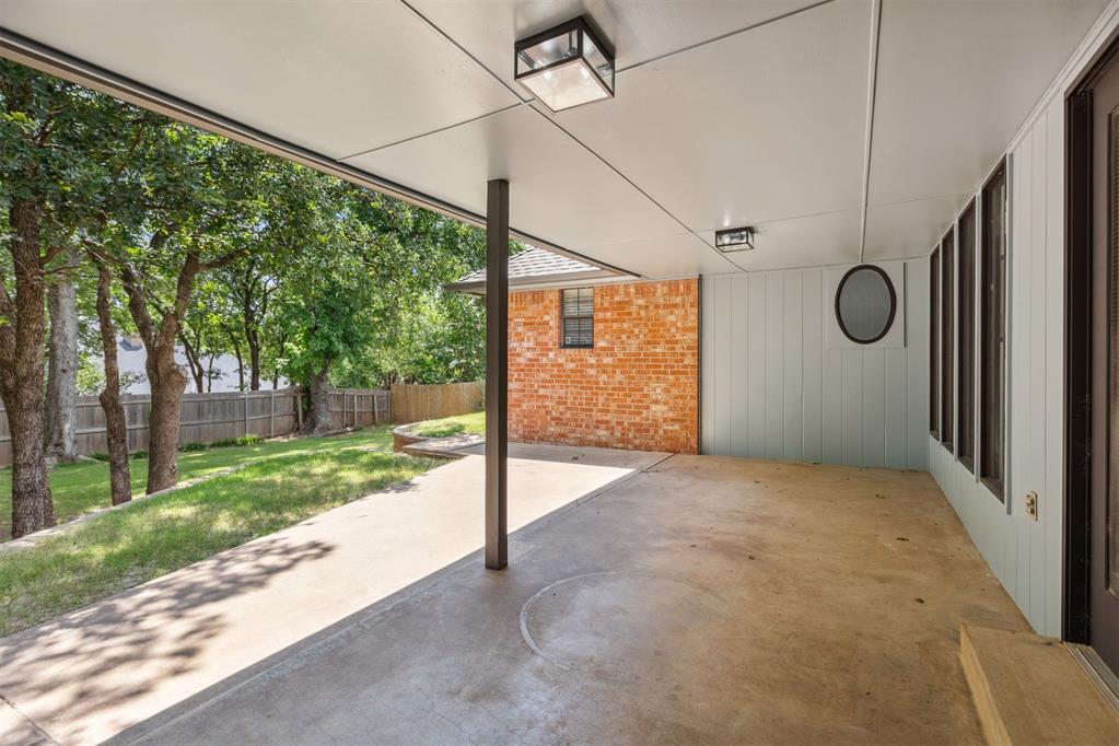 916 Fox Hill Drive