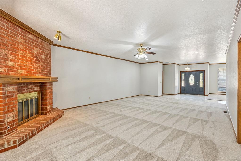916 Fox Hill Drive