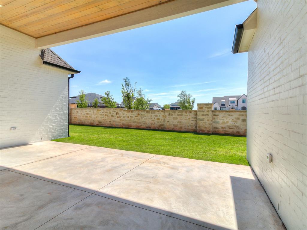 6104 NW 147TH Terrace