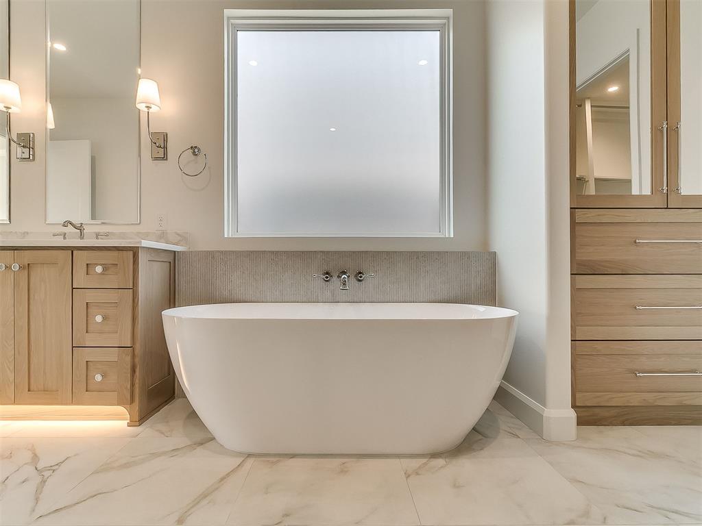 6104 NW 147TH Terrace