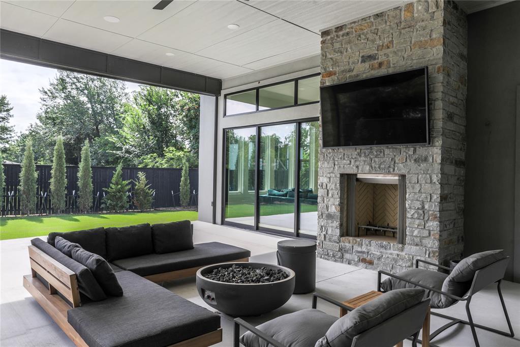 2826 Guilford Lane