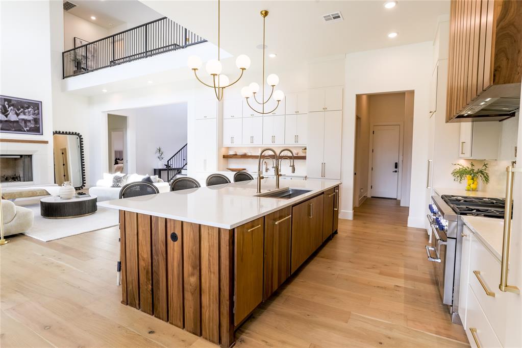 2826 Guilford Lane