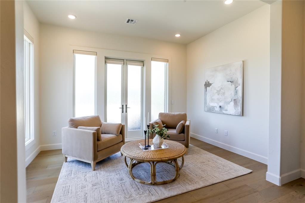2826 Guilford Lane