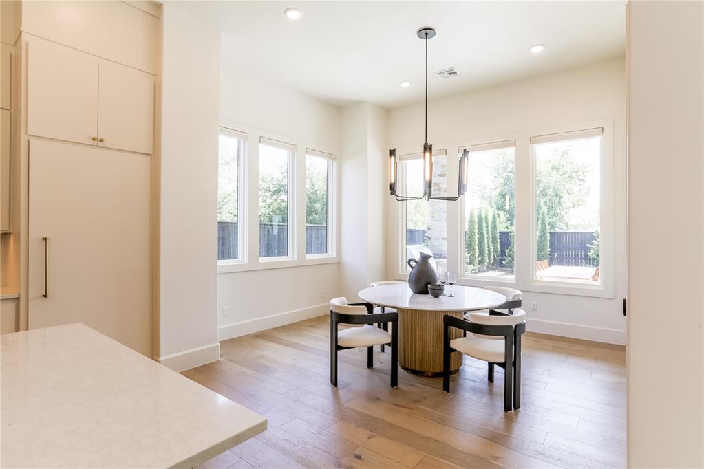 2826 Guilford Lane