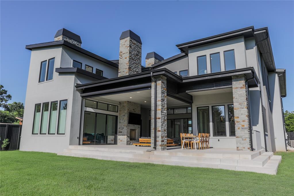 2826 Guilford Lane