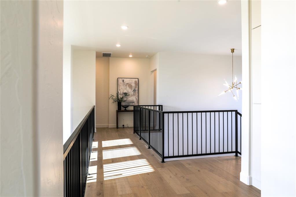 2826 Guilford Lane