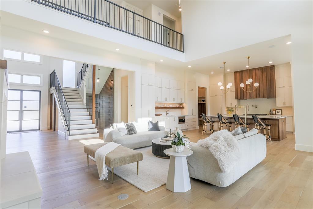 2826 Guilford Lane