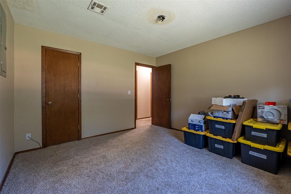 1200 E Kings Row
