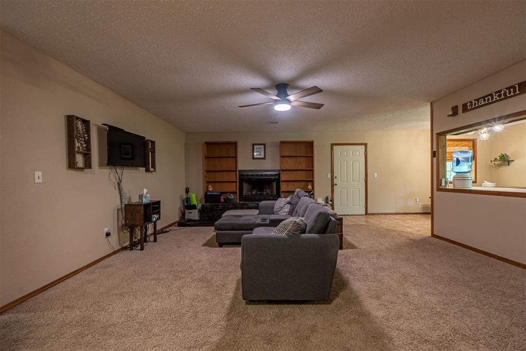 1200 E Kings Row