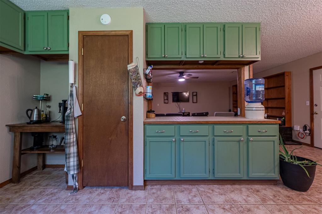 1200 E Kings Row