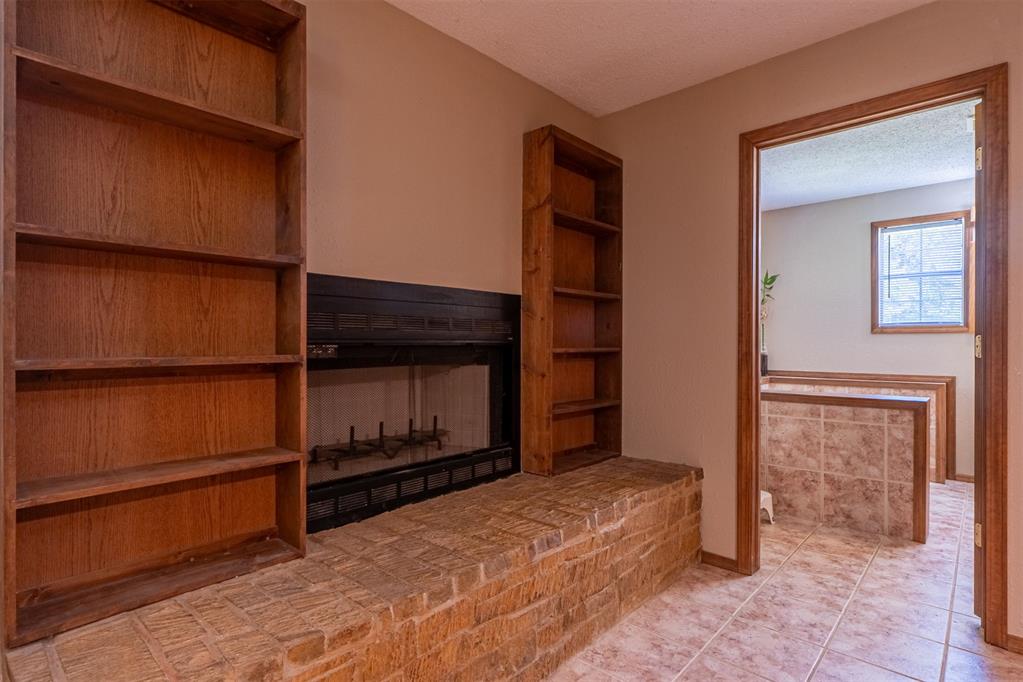 1200 E Kings Row