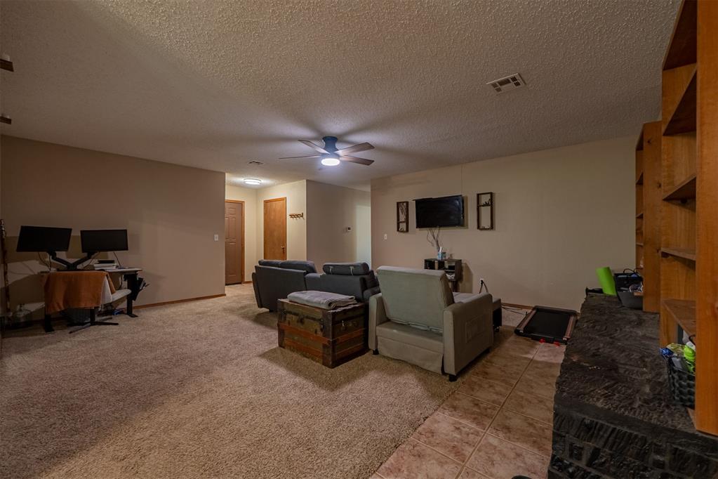 1200 E Kings Row