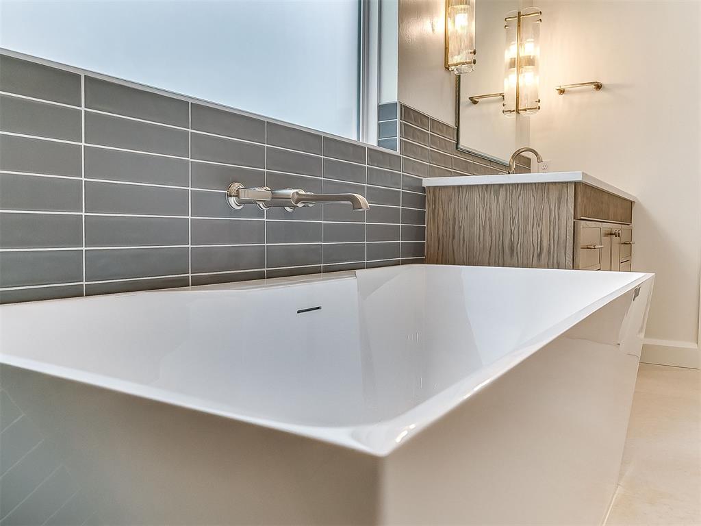 6109 NW 147th Street