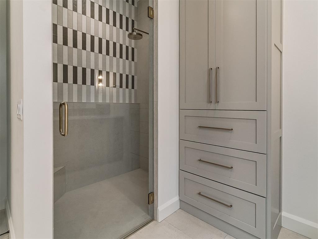 6109 NW 147th Street