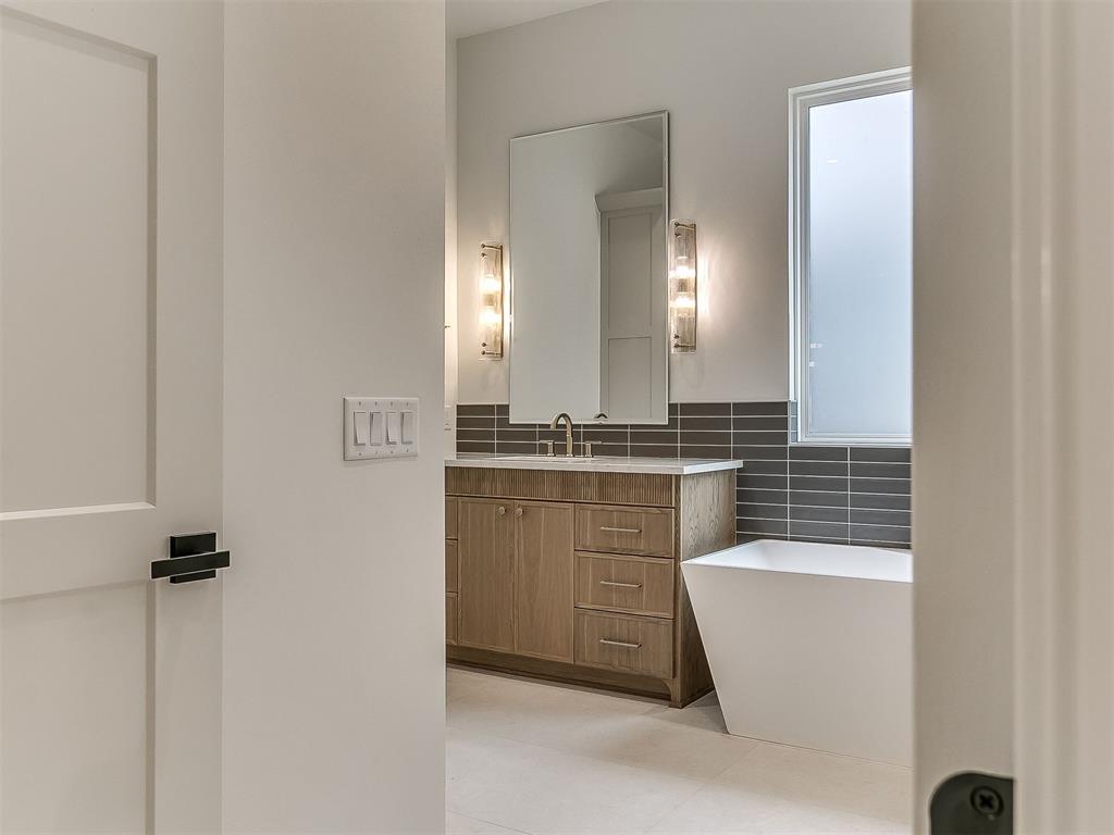 6109 NW 147th Street