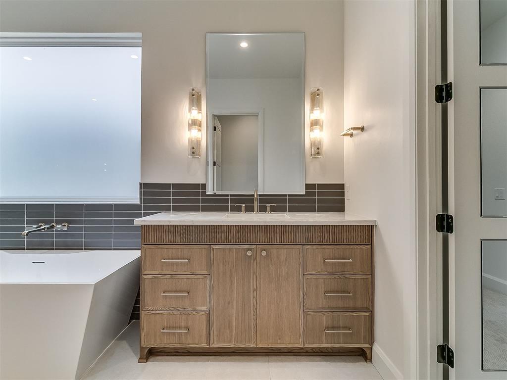 6109 NW 147th Street