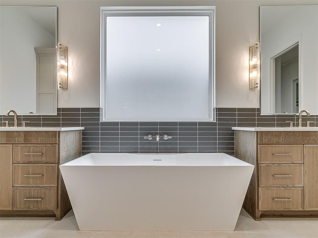 6109 NW 147th Street