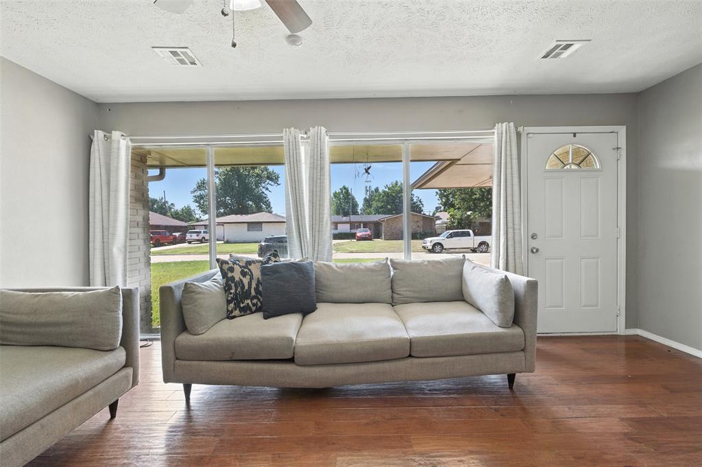 7525 NW 25th Terrace