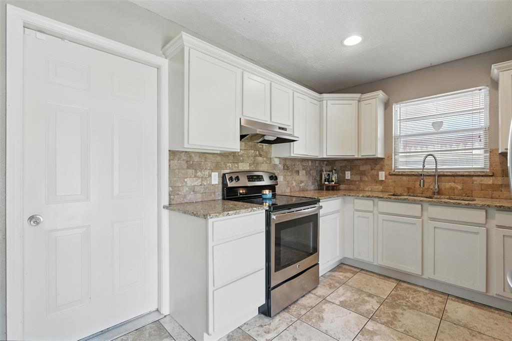 7525 NW 25th Terrace