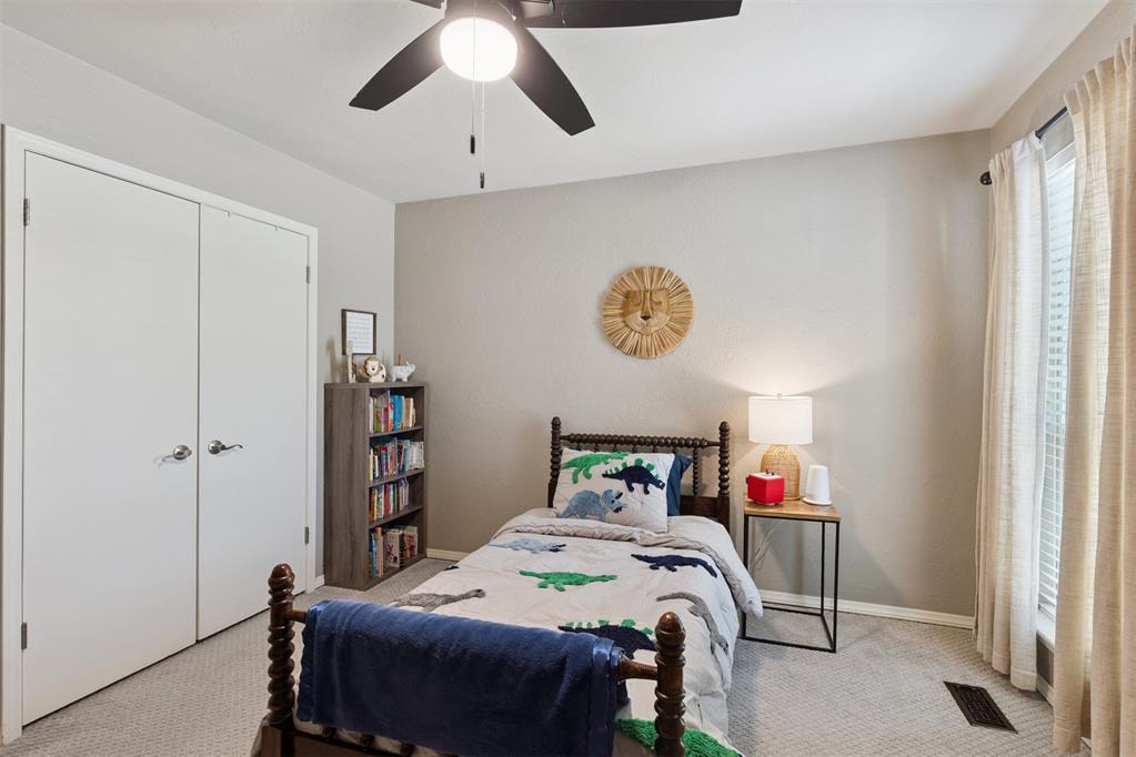 911 Thistlewood Drive