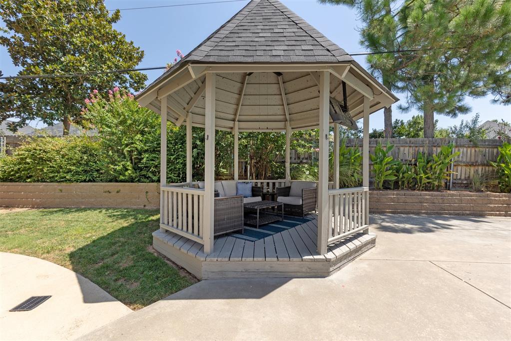 911 Thistlewood Drive