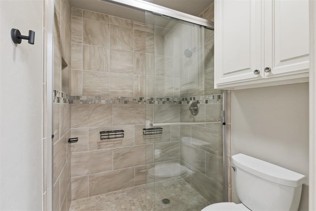 911 Thistlewood Drive