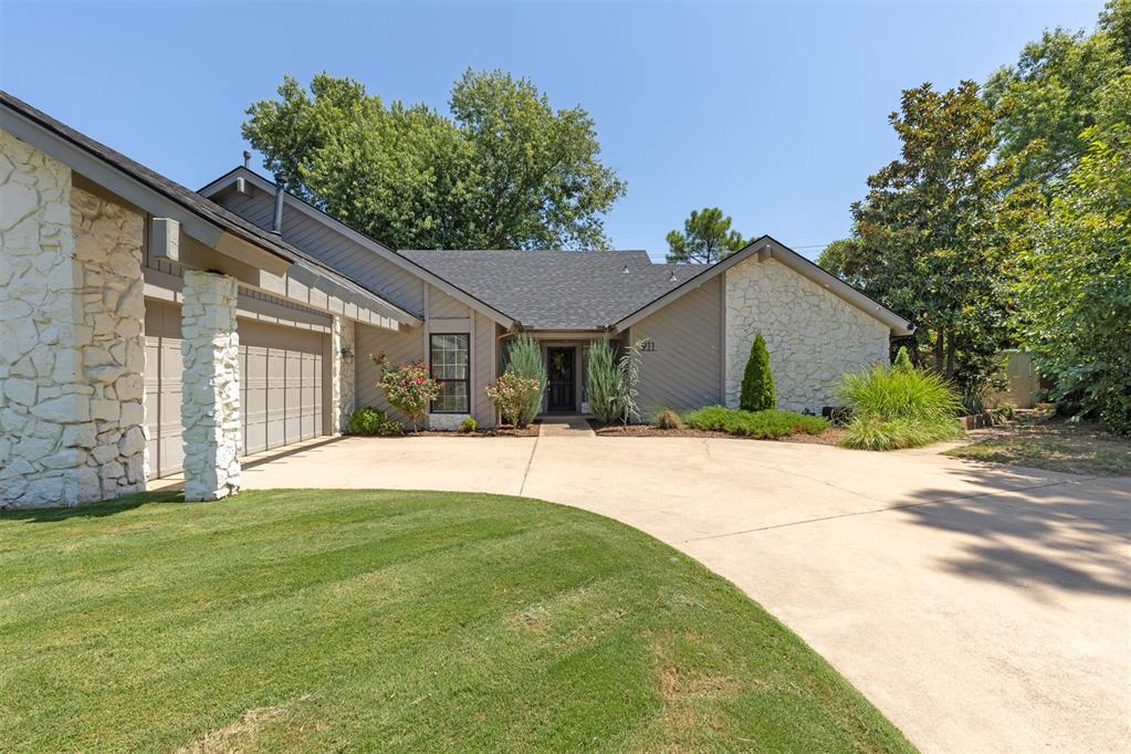 911 Thistlewood Drive