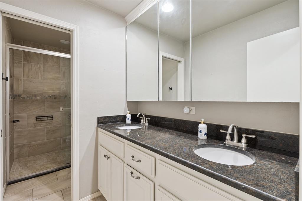 911 Thistlewood Drive