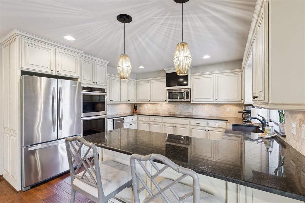 911 Thistlewood Drive