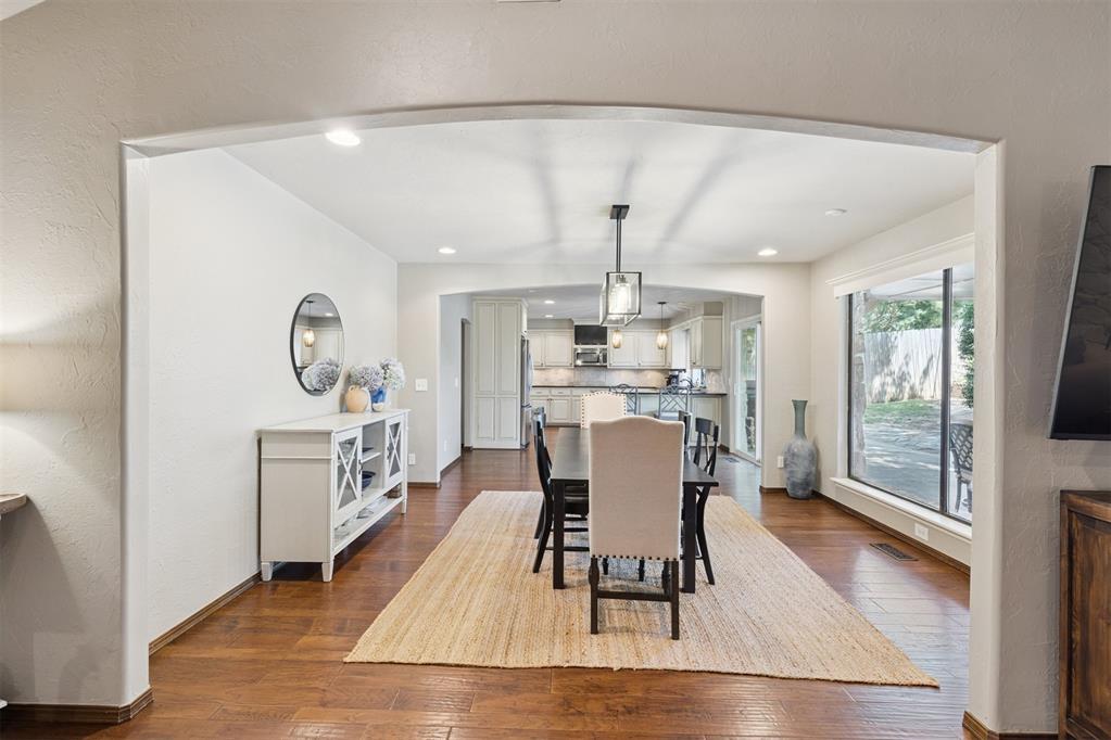 911 Thistlewood Drive