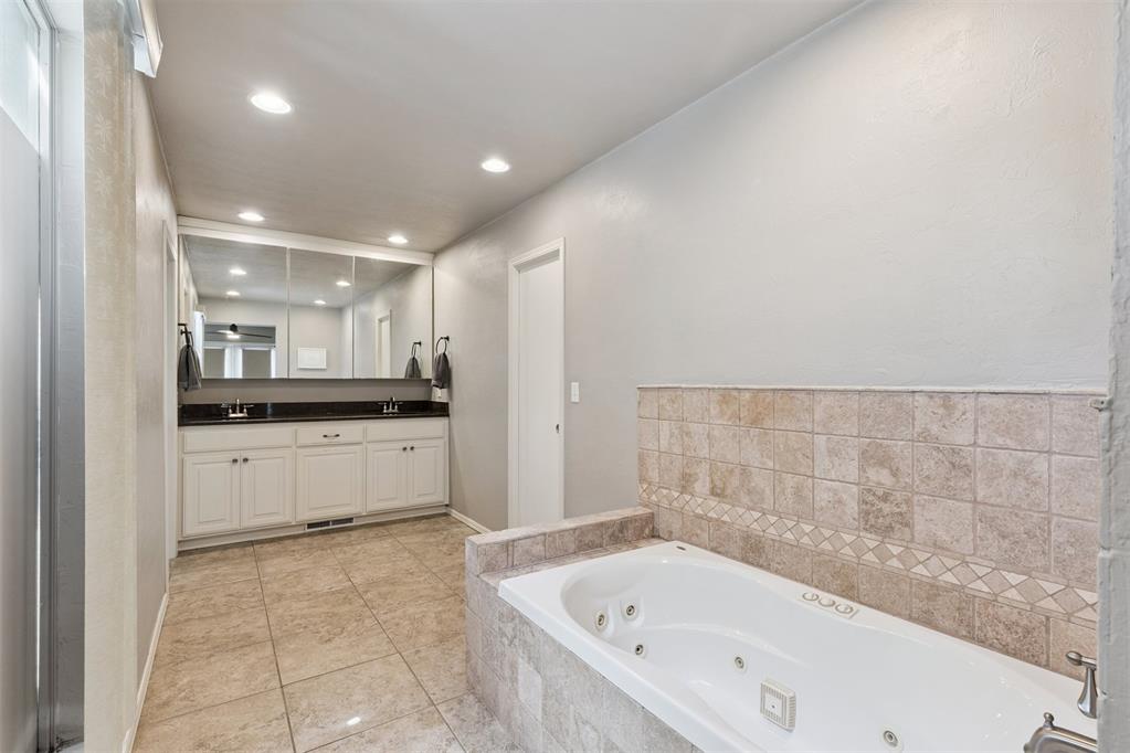 911 Thistlewood Drive