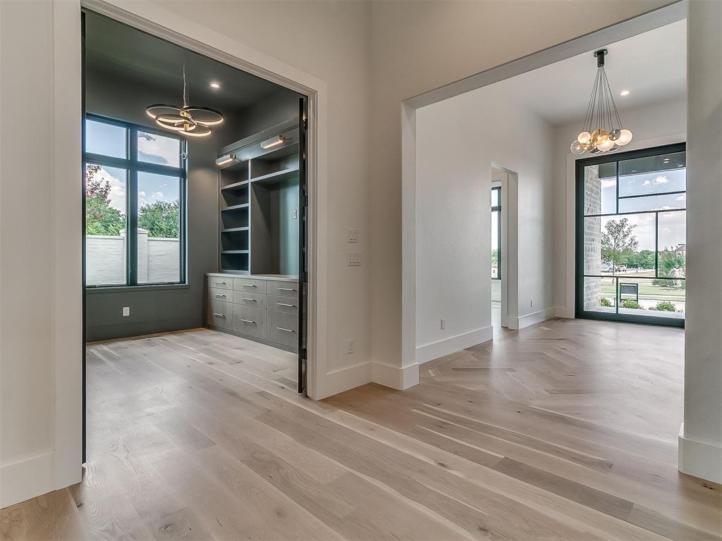 15713 Woodleaf Lane