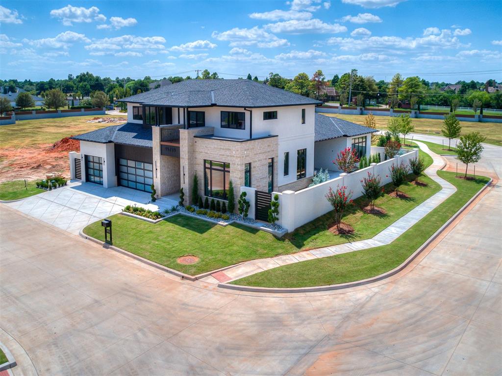 15713 Woodleaf Lane