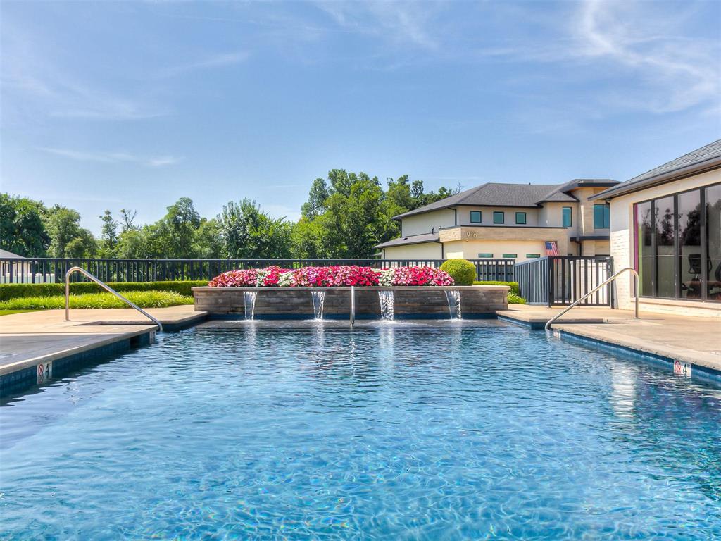15713 Woodleaf Lane