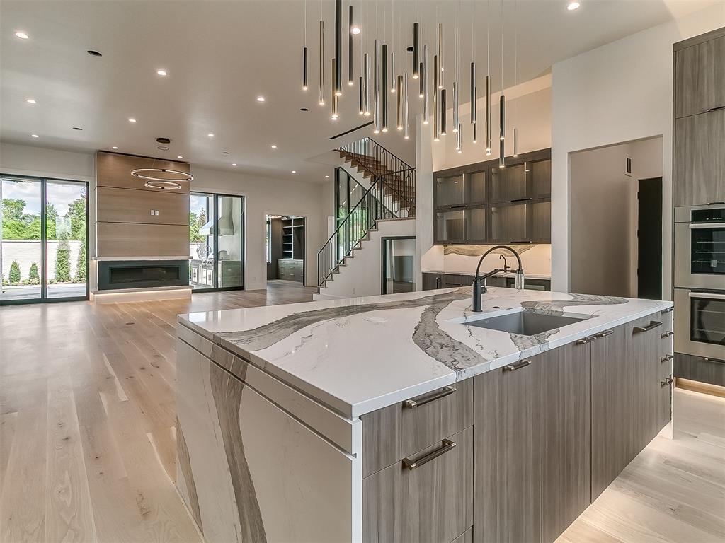 15713 Woodleaf Lane