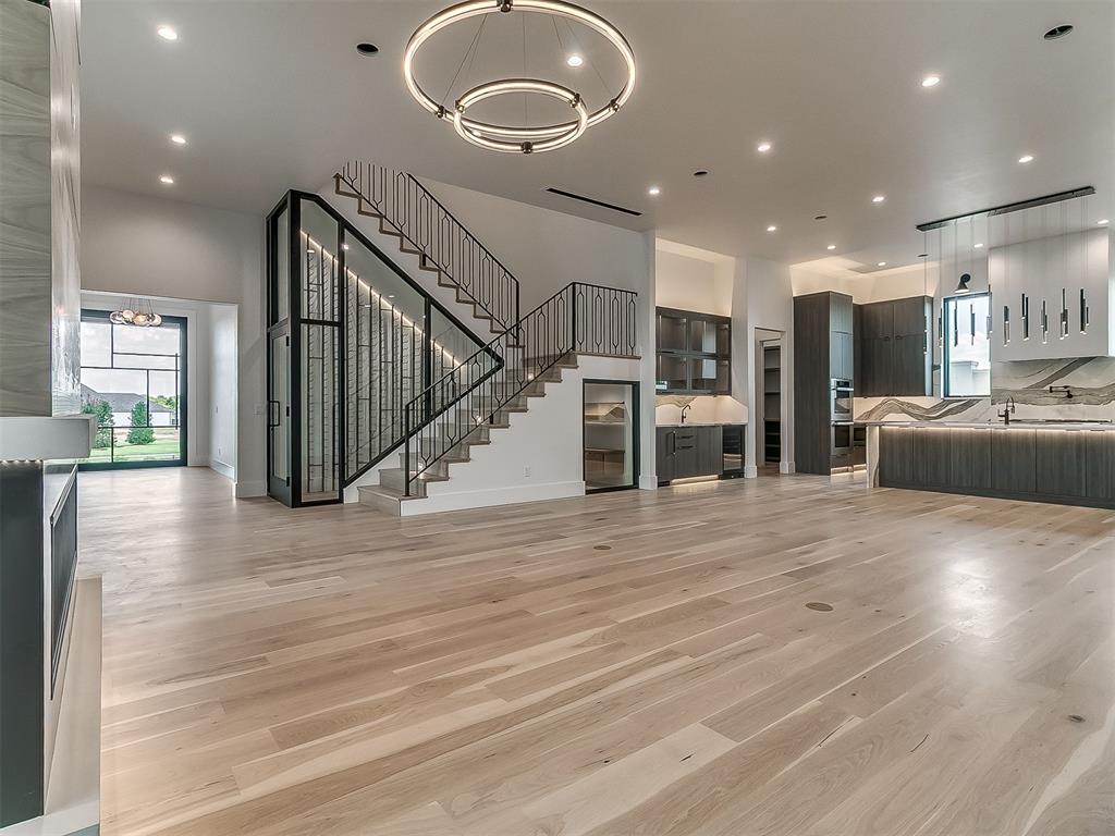 15713 Woodleaf Lane