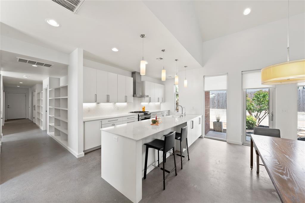 925 NW 8th Street